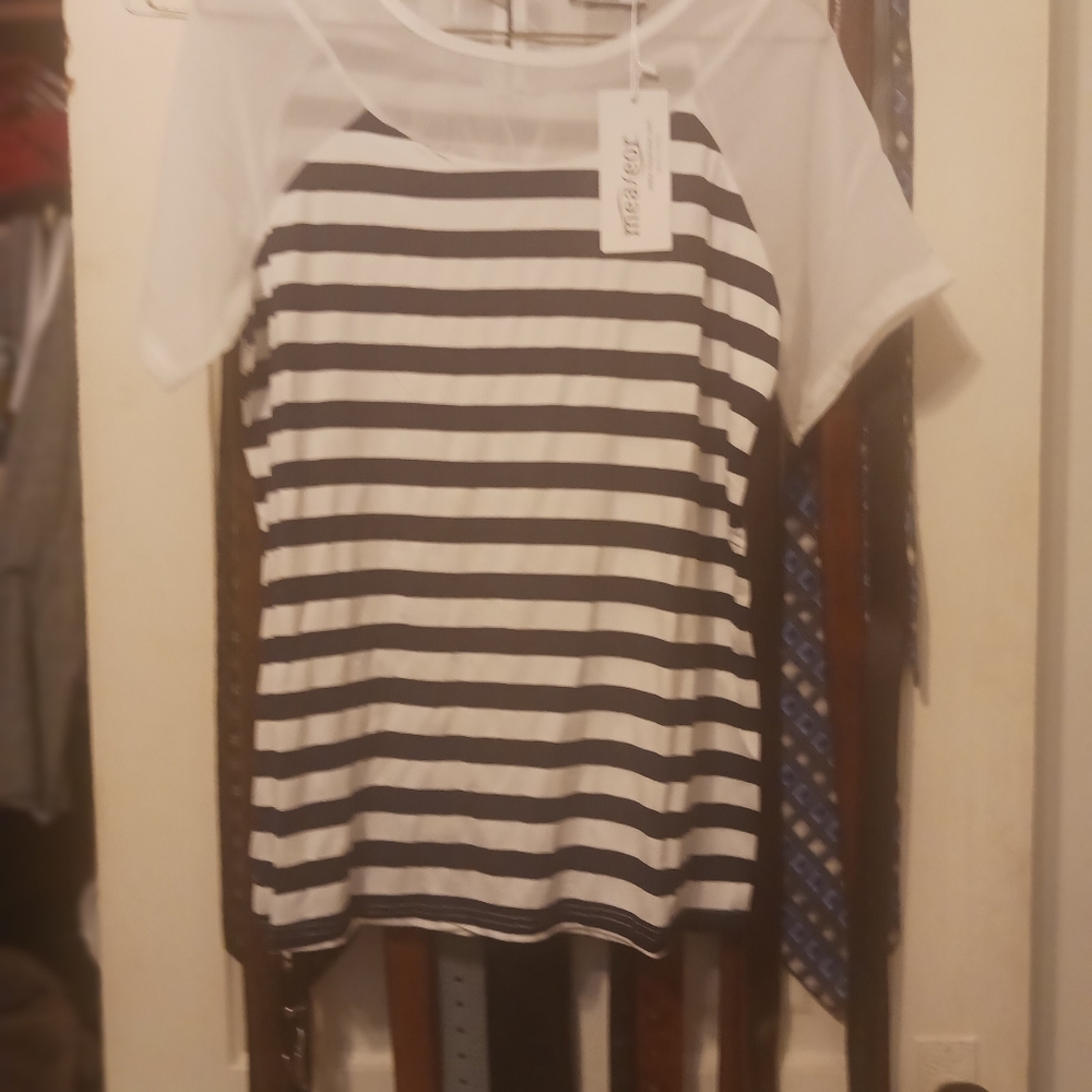 NWT Ladies Meaveor Blouse